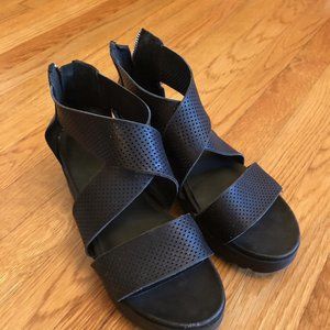 Steve Madden black sandals